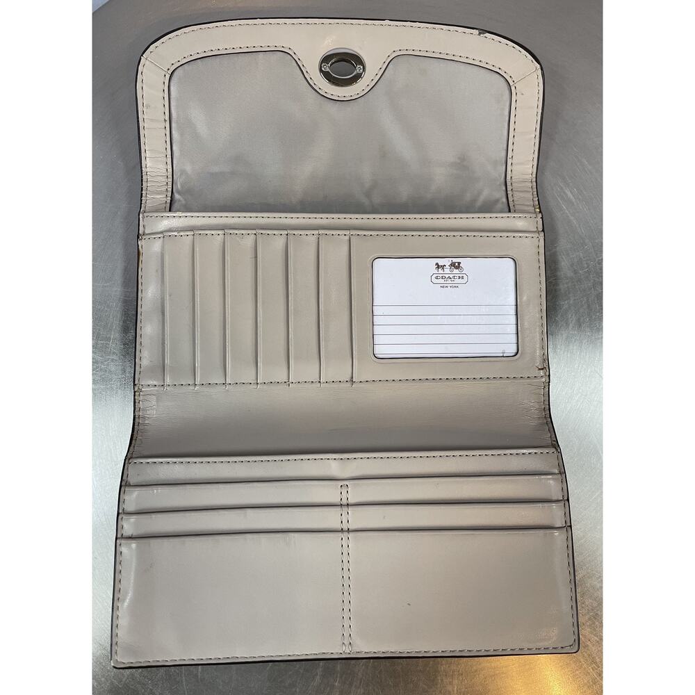 Vintage Coach Pebbled Leather Silver Trifold Wallet Turn Lock Organizer - Picture 4 of 7